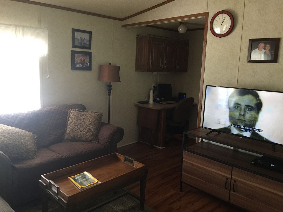 Family room (FR)