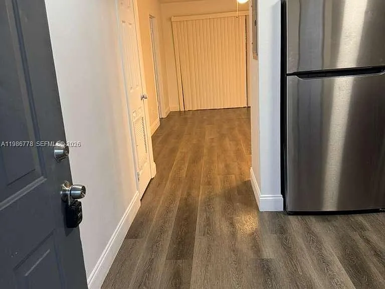 605 Ixoria Ave #15 — Photo 2