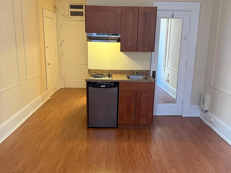 1324 Locust St #528 — Photo 8