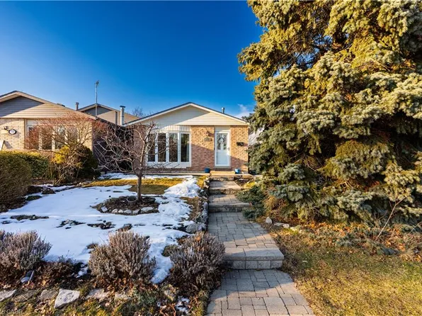 70 Athenia Dr, Hamilton, ON L8J 1S8