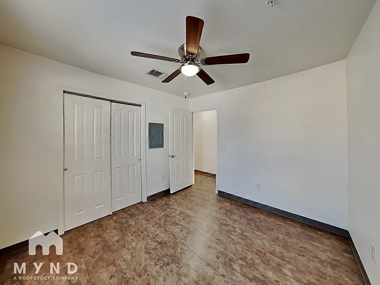 708 W 6th St #A — Photo 11