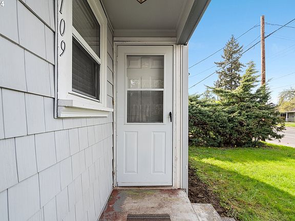 5th image of 4109 E 18th St