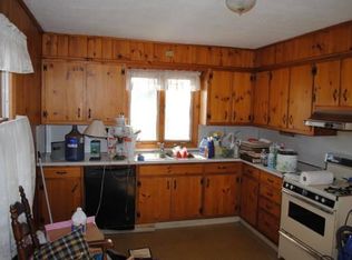 127 Pond Hill Rd, Moosup, CT 06354