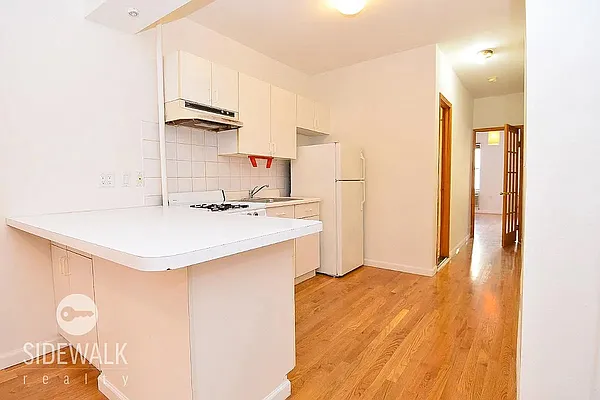 Rented by Sidewalk Realty LLC | media 9