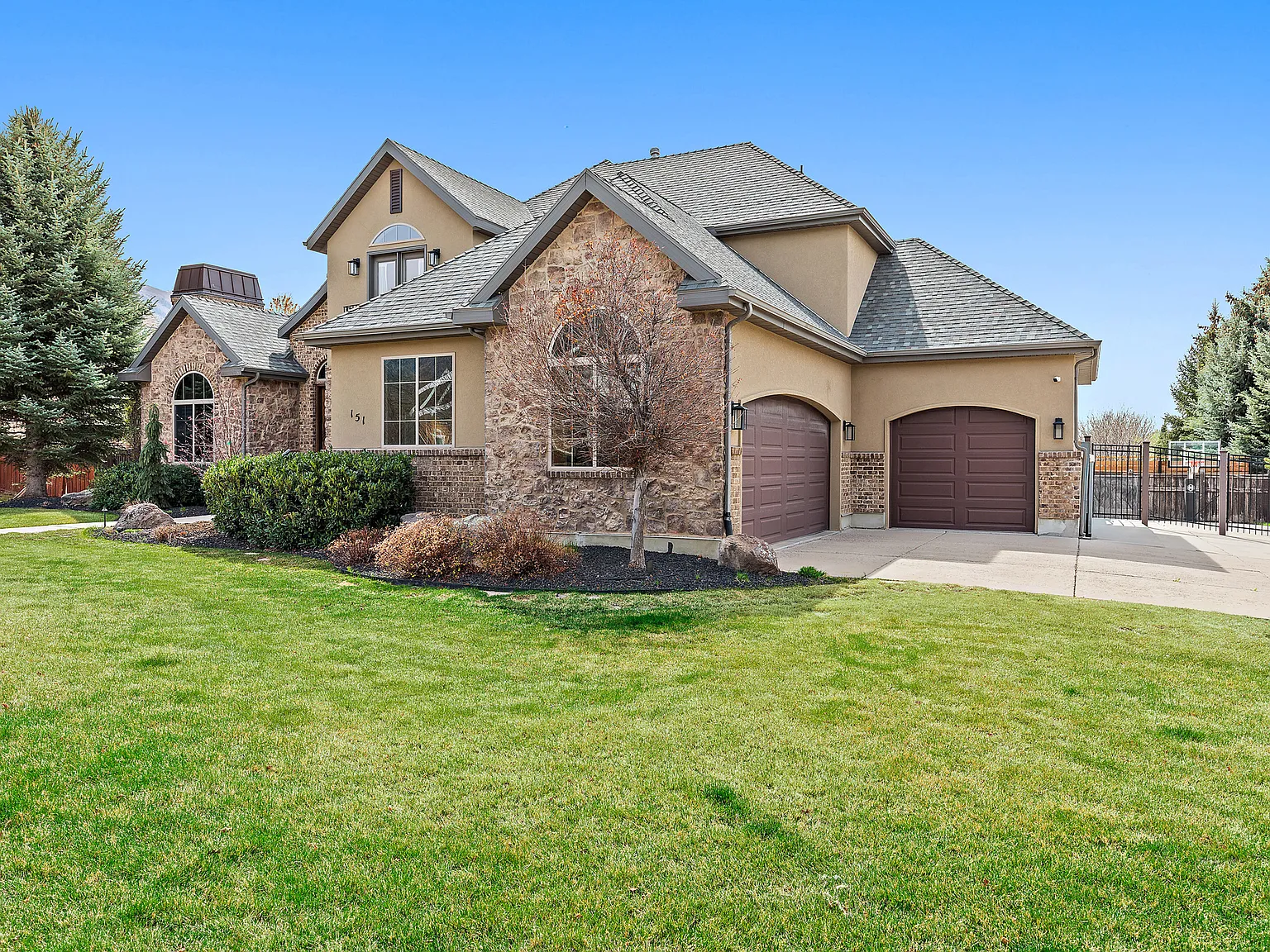 5 bed, 5132 sqft, $5,200 — Photo 3