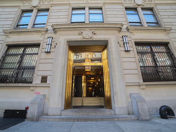 2nd image of 304 W 92nd St Unit 4X
