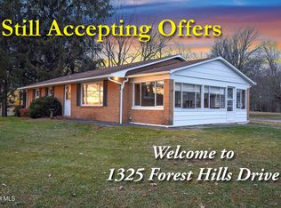 1325 Forest Hills Dr, Salix, PA 15952