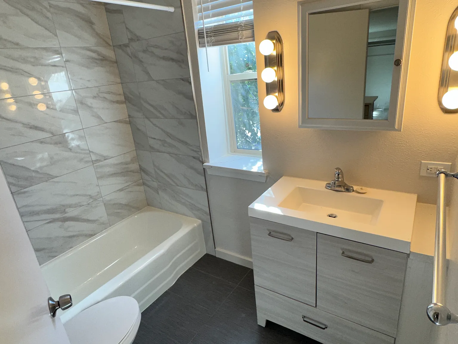 1 bed, 500 sqft, $1,145 — Photo 2