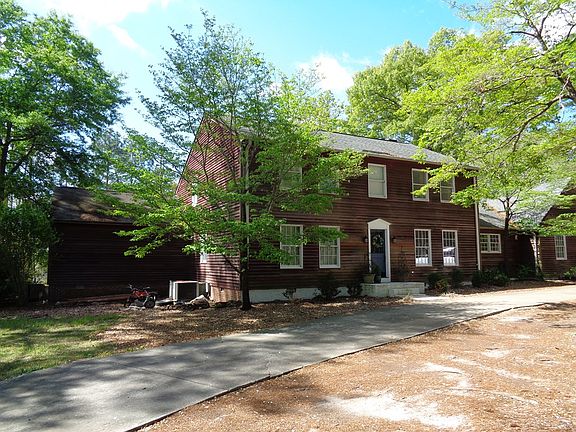 3rd image of 450 Anderson Dr