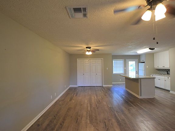 2nd image of 910 Dolby St