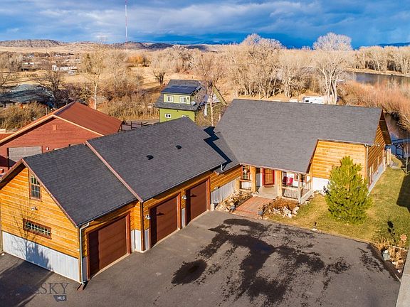 2nd image of 213 Little Creek Bnd