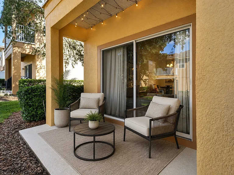 2761 Retreat View Cir — Photo 46
