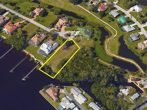 4th image of 6450 River Club Ct