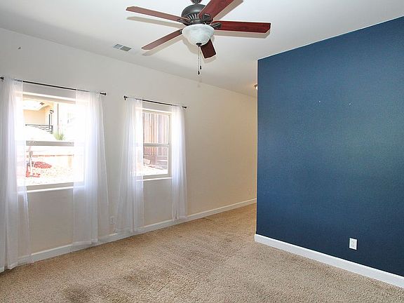 3rd image of 2265 Holly Dr