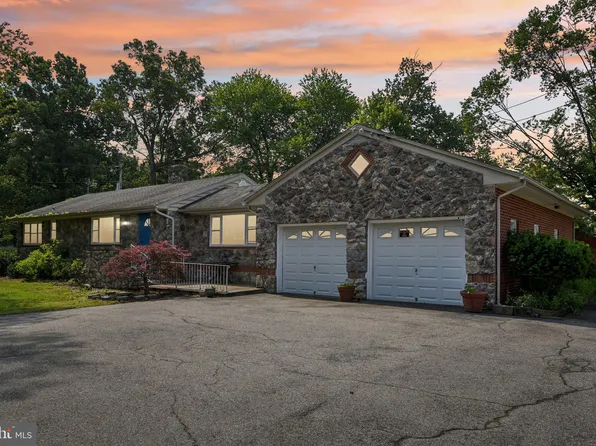 7065 Hawthorne Rd, La Plata, MD 20646