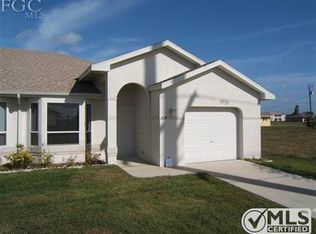 527 SE 8th St, Cape Coral, FL 33990