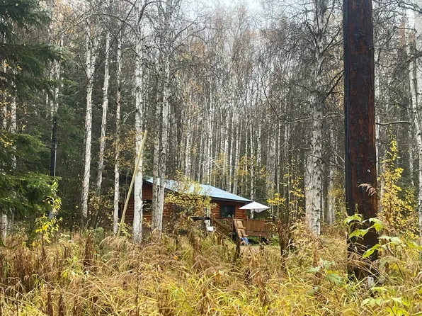 352 Breeze Rd, Fairbanks, AK 99712