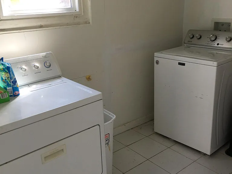 607 Broad St #2 — Photo 8