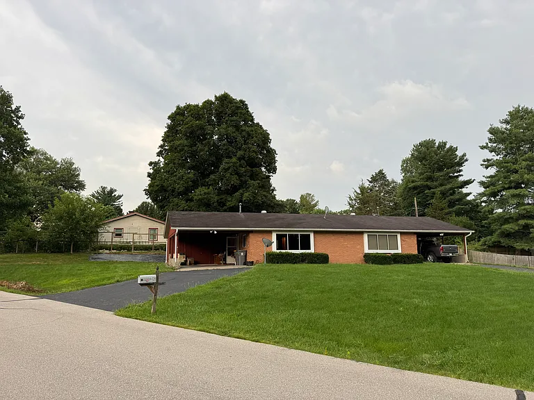 4420 E Kinser Dr — Photo 1