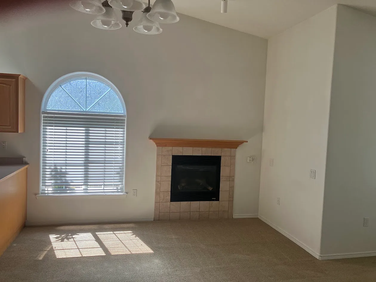 1248-3123 Southwest University Road - 1 — Photo 4