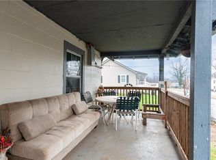 24 Pine St, Granite Falls, NC 28630