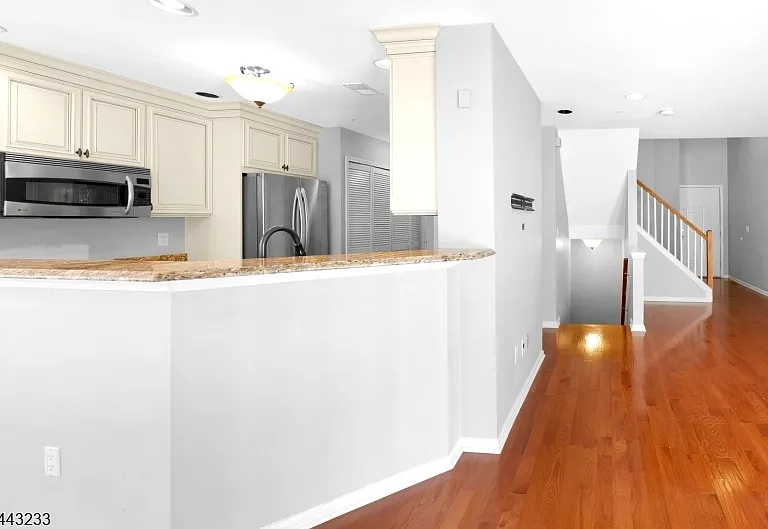418 Dalton Ct — Photo 9