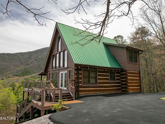 5th image of 3059 Perry Circle Ln