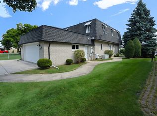 48438 Jefferson Ave, Chesterfield, MI 48047