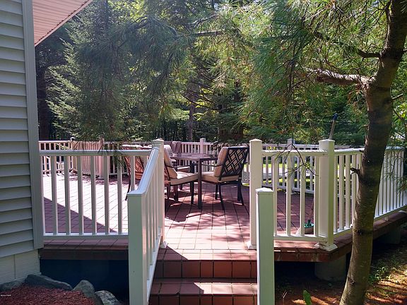 3rd image of 105 Pine Dr