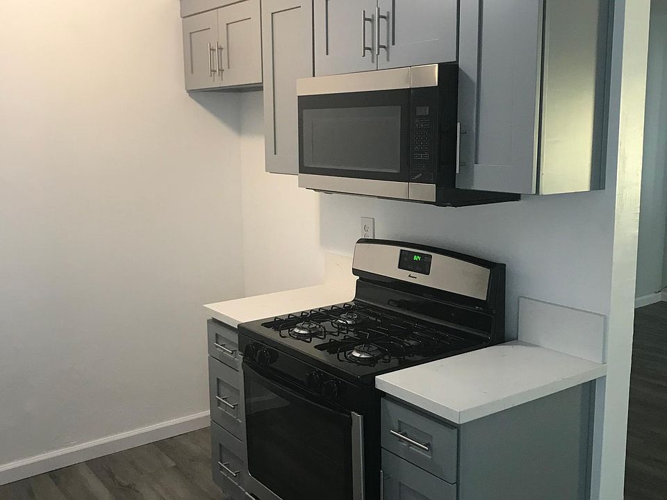 New microwave and Stove.