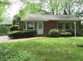 54 Village Dr, Lancaster, PA 17601