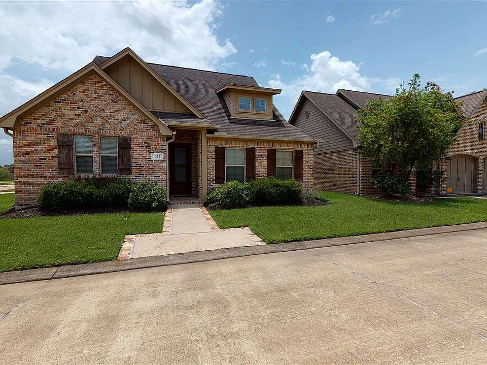 1st image of 531 Harbor Oaks Dr
