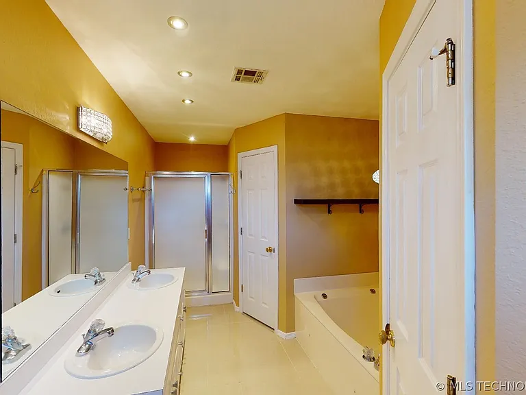 7434 S 95th East Ave — Photo 20