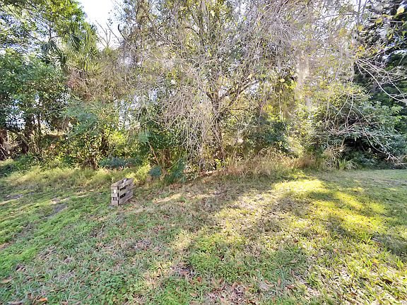 2nd image of 863 Marcella Ln