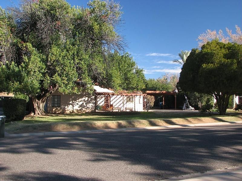 1st image of 2906 E Turney Ave