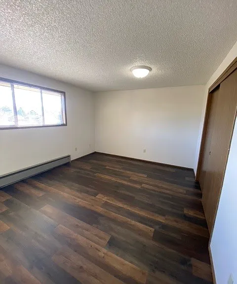 1 bedroom - Spacious room and bright lighting.