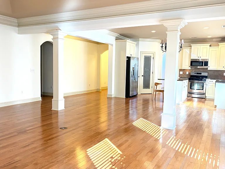 2225 Barkley Crest Ln — Photo 9