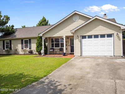 302 Foxridge Lane, Hubert, NC, 28539