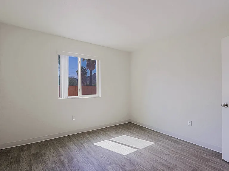 Cinnabar Square — Photo 19