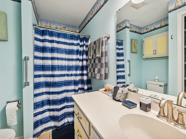 407 23rd Ave N #205 — Photo 5