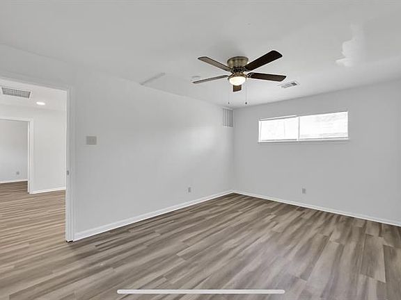 5th image of 112B N Woodsway St E #B