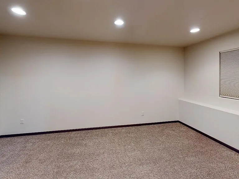 668 Denali Dr — Photo 10