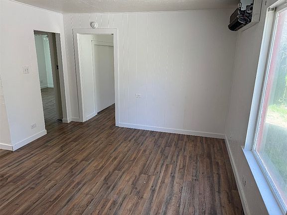5th image of 19124 Brookside Ave