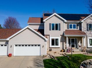 5813 Sandhill Dr, Middleton, WI 53562