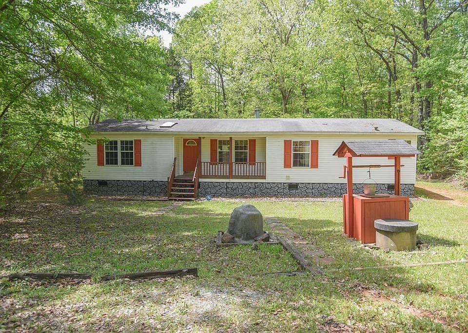 1st image of 576 Lake Forest Dr