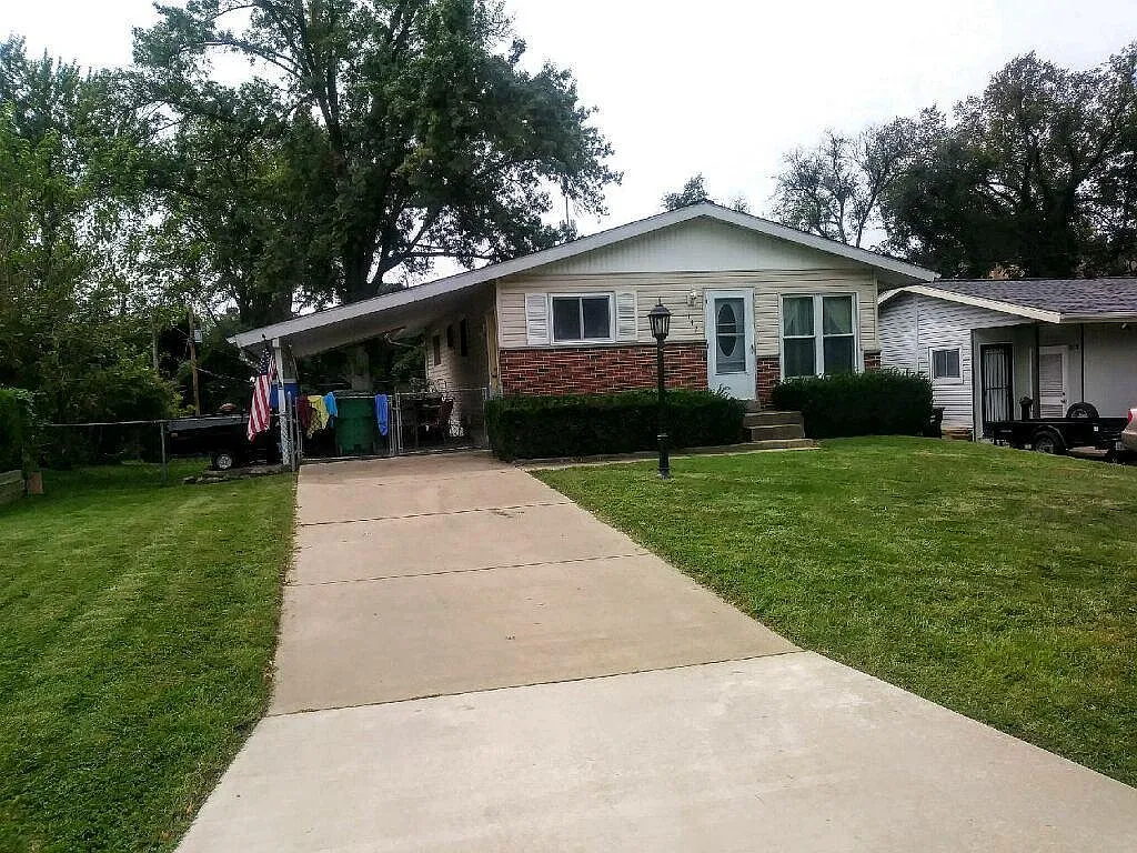 142 Burncoate Dr photo 1