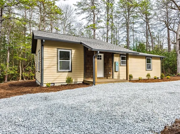 71 Fir Ln, Sapphire, NC 28774