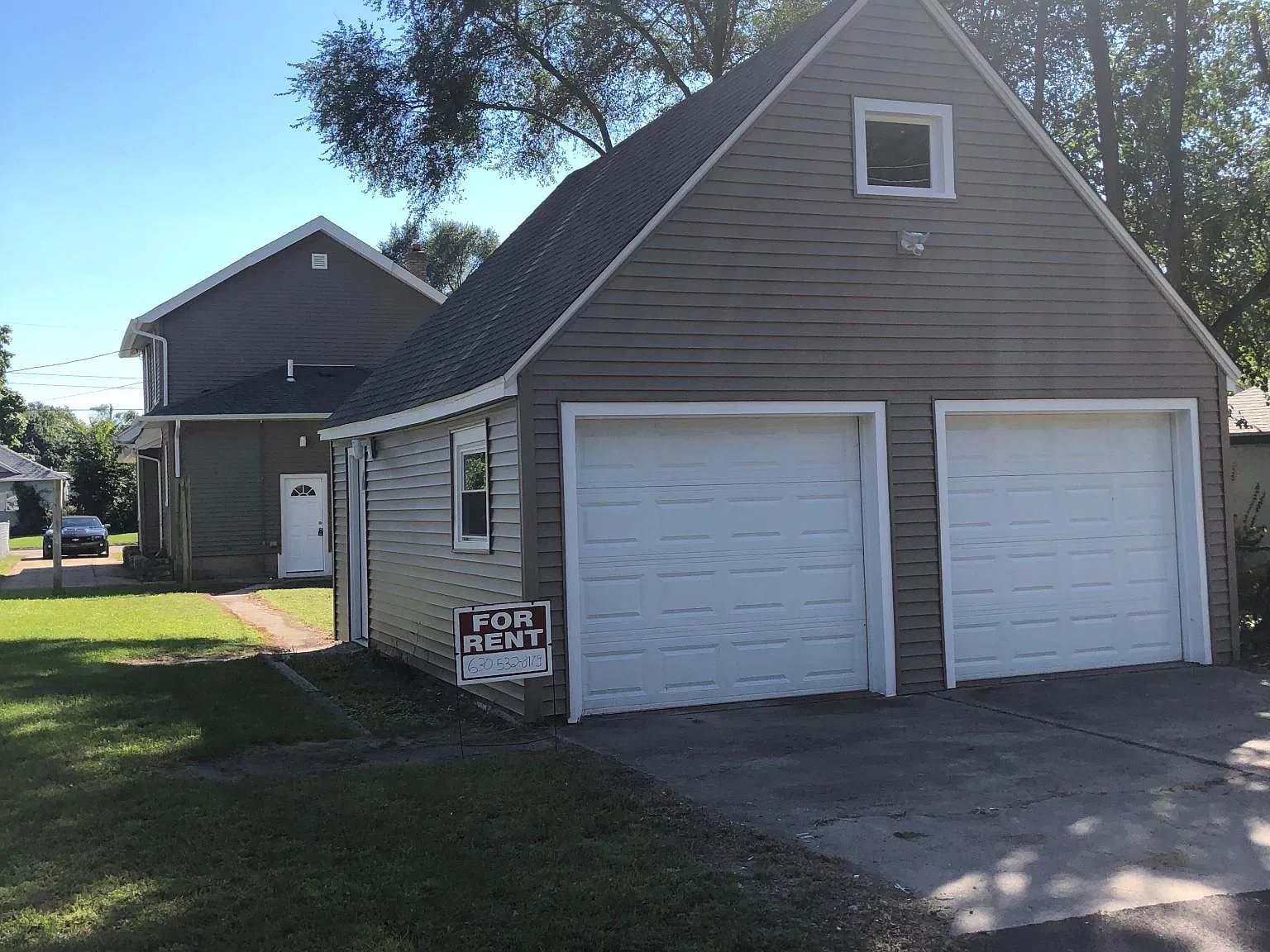 320 Grand Blvd — Photo 1