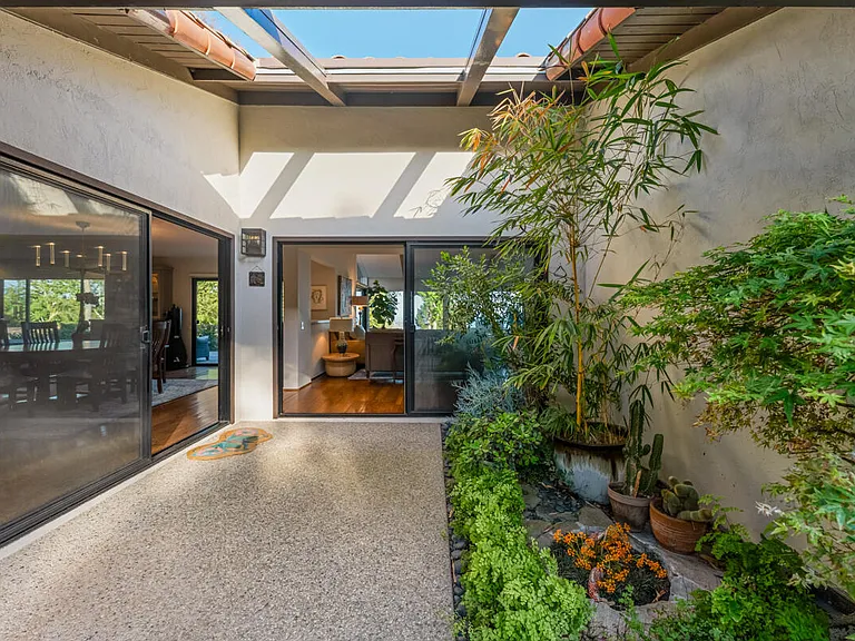 181 Coronada Cir — Photo 47