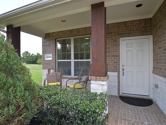 2nd image of 18918 Cove Pointe Dr